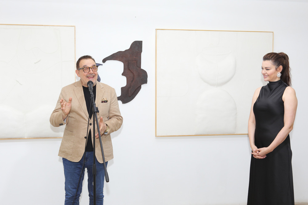 ONE Gallery ������� ����� ������ ����� �����������������
